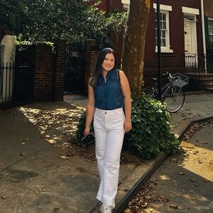 Meet your Posher, Yadi